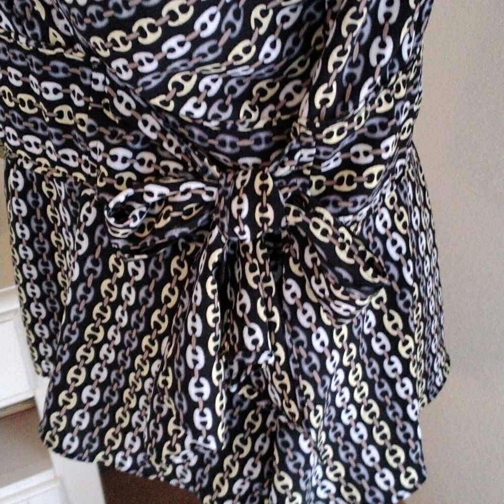 Covington Wrap Front Top - Picture 5 of 11